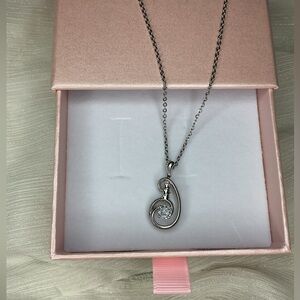 🪷Sparkling Floral Knot CZ Diamond Pendant Silver Necklace